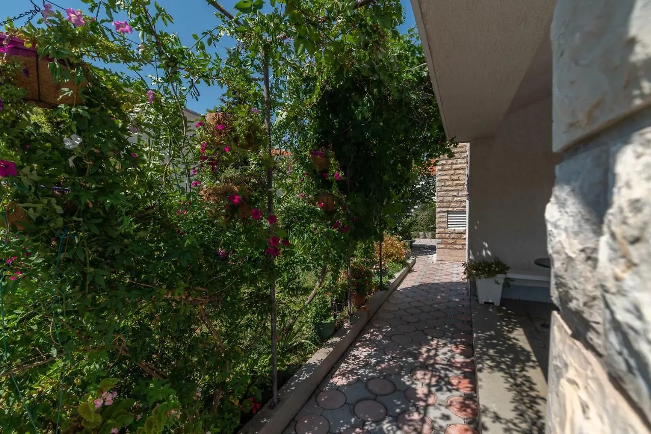 Apartments Vojin Croatia