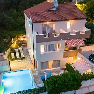  Apartment Bruno's Poolside - Near
