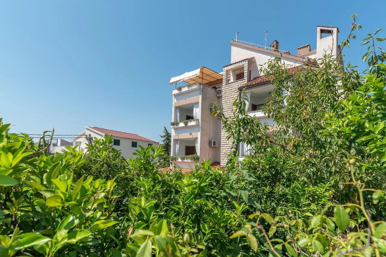 Apartments Vojin Trogir